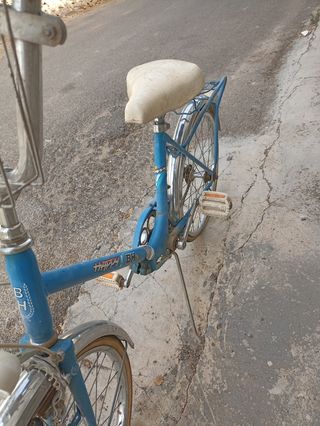 Bicicleta BH antigua azul Y marrón pequeña