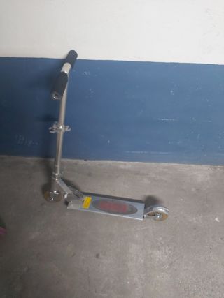 Patinete metálico infantil