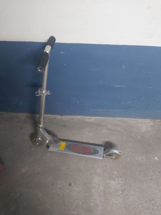 Patinete metálico infantil