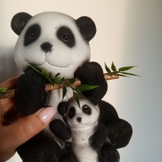 Statuetta Mamma Panda con Cucciolo