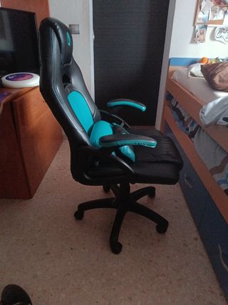 Silla Gamer Nacon - Azul y Negra