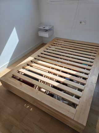 Cama madera con 4 cajones blancos
