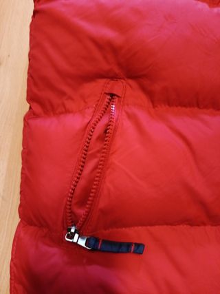 Chaleco acolchado rojo nuevo. 