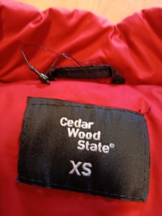 Chaleco acolchado rojo nuevo. 