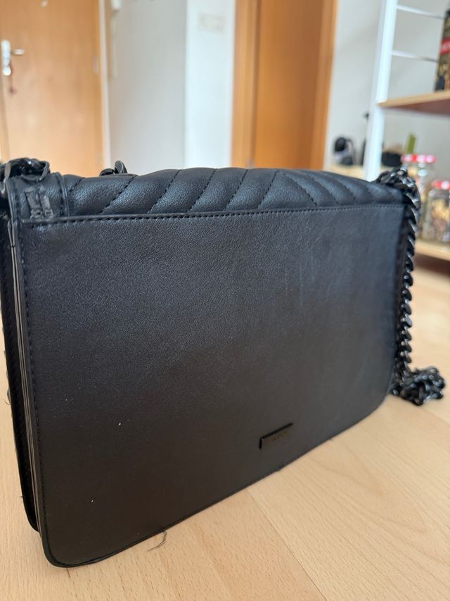 Bolso Aldo negro estilo Chanel
