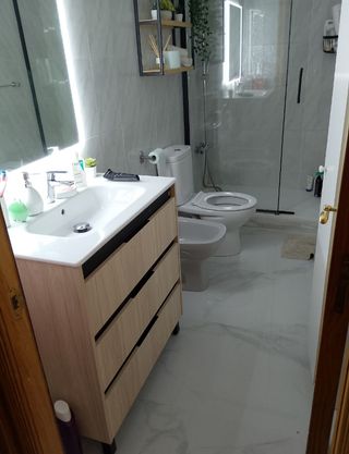 Cambio bañera por plato ducha, reforma en general.