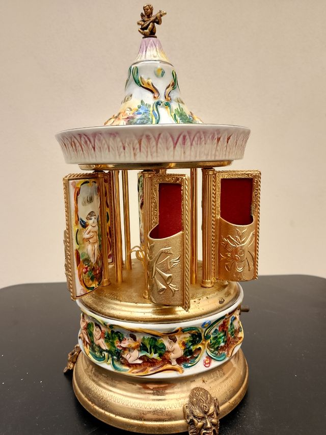 Cigarrera musical porcelana-metal