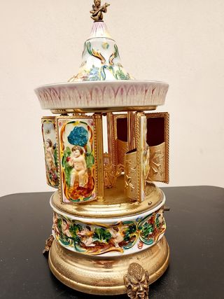 Cigarrera musical porcelana-metal