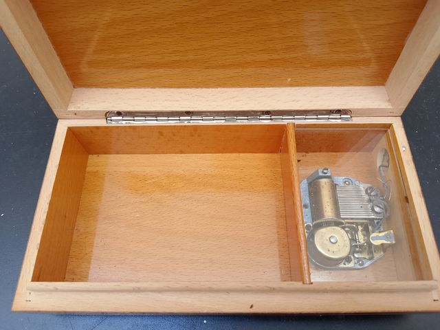 Caja música vintage