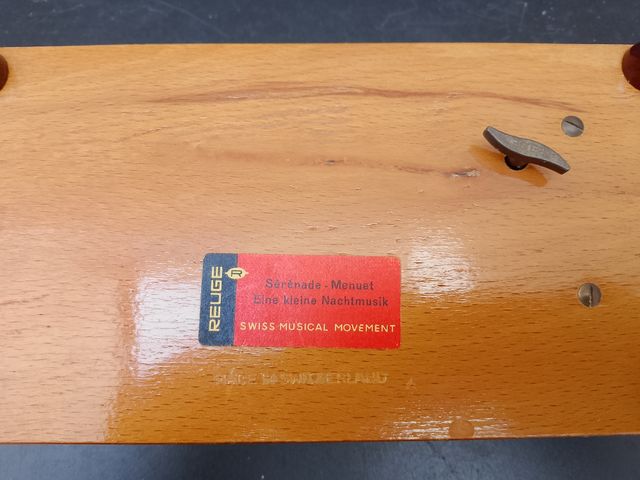 Caja música vintage