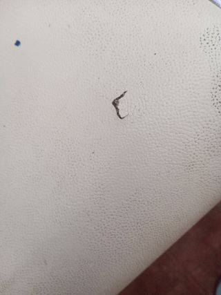 Taburete blanco y plateado