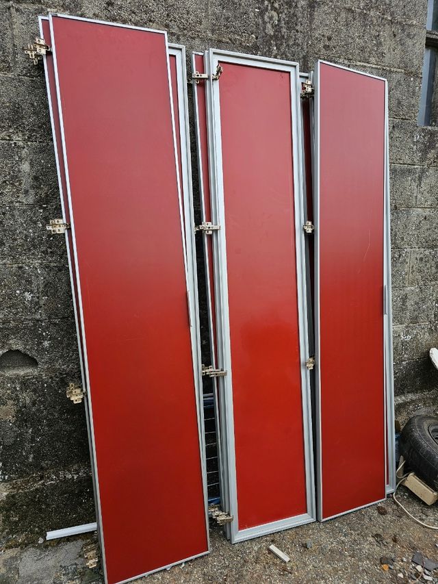 Puertas armario rojas - 11 unidades