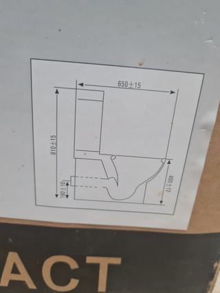 Inodoro nuevo. En su caja original, no se ha sacad