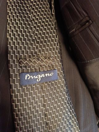 Traje pinstripe gris oscuro