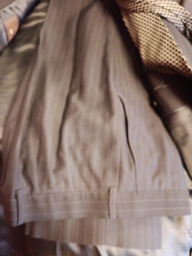 Traje pinstripe gris oscuro