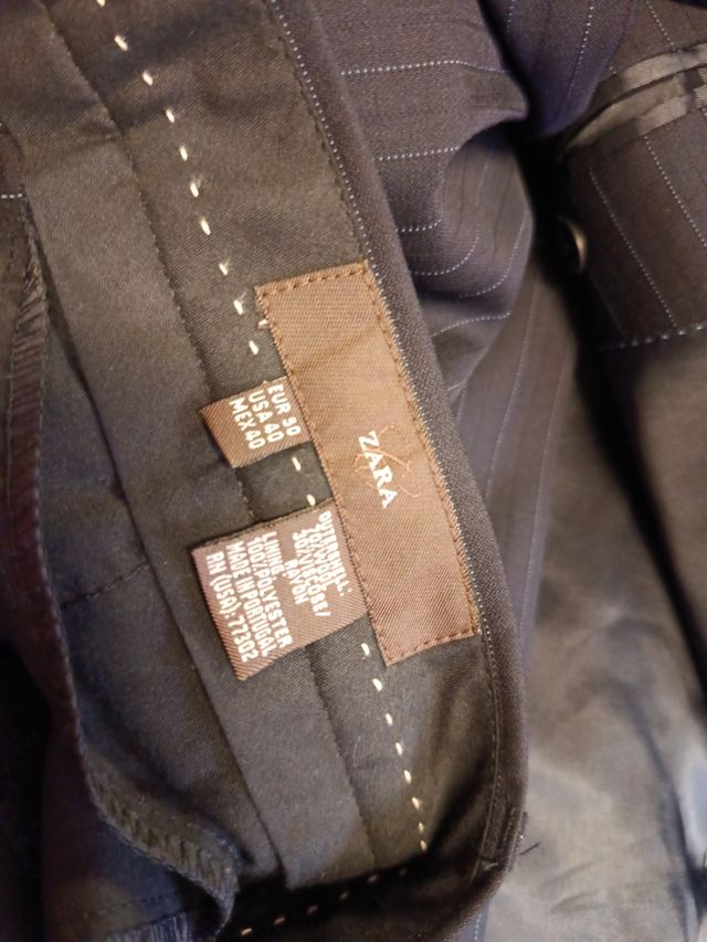 Traje pinstripe gris oscuro