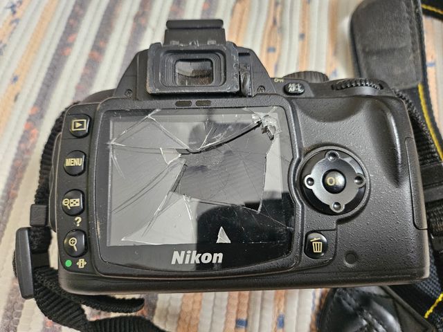 Câmera Nikon D60 peças ou reparação