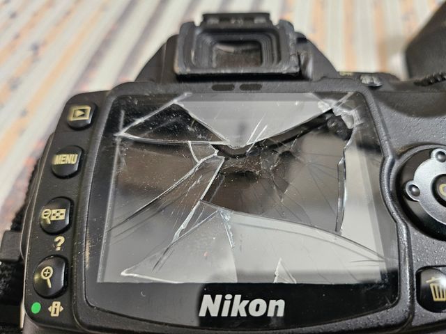 Câmera Nikon D60 peças ou reparação