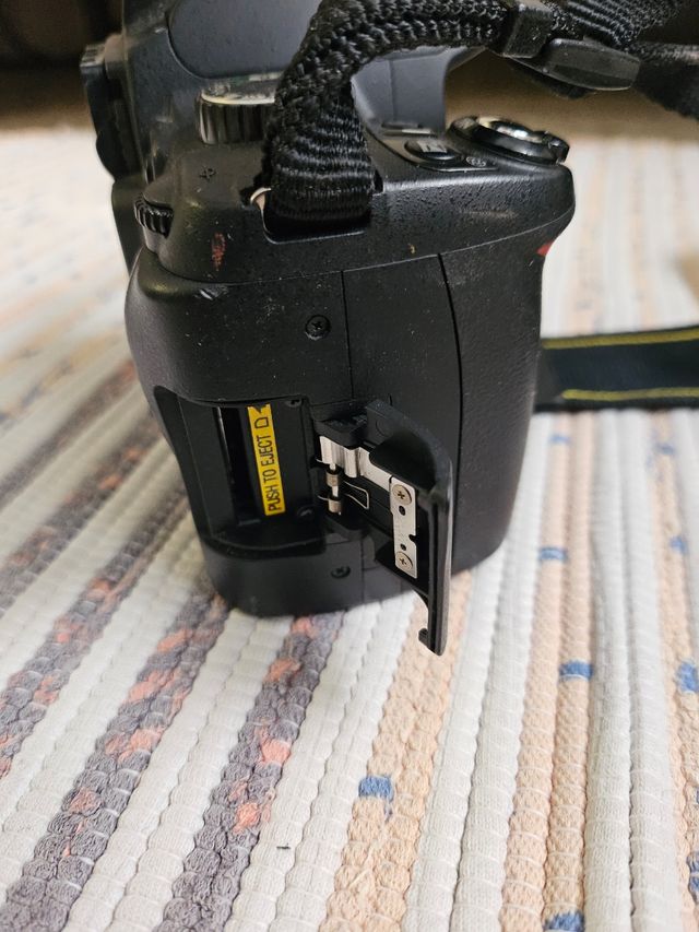 Câmera Nikon D60 peças ou reparação