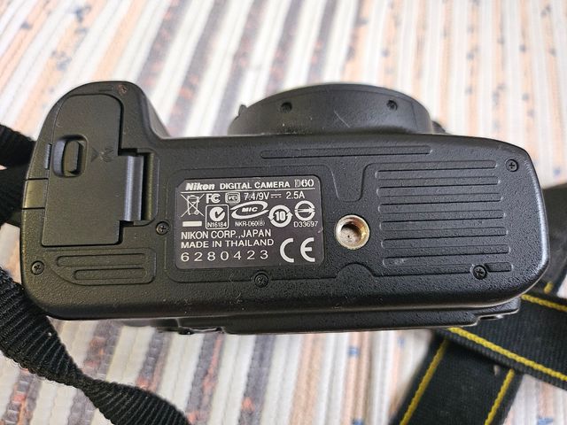 Câmera Nikon D60 peças ou reparação