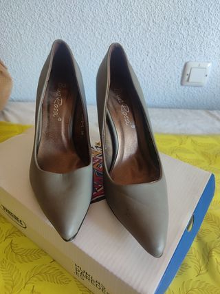 Zapatos de tacón NUEVOS - Talla 38