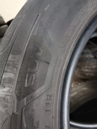 Neumáticos 235/60/R18