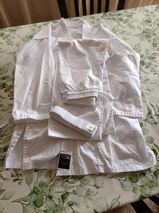 Kimono Karate 140 - Poco Uso