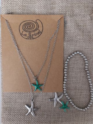 Cadena doble y pulsera con colgantes de estrellas