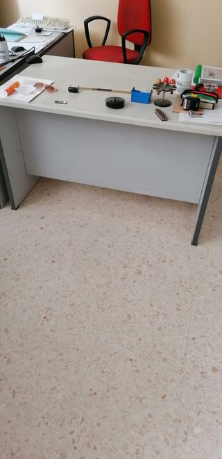 Conjunto de muebles de despacho completo.