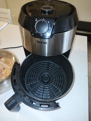 Freidora de aire Tefal + moldes