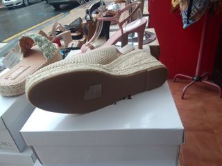 Cuña beige talla 37 - Ideal