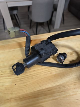 Interruptor Honda 1300 paneuropea

 