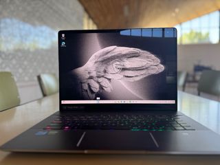 Computer portatile MSI Creator z16 grigio