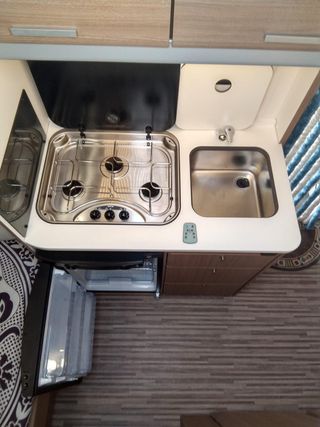 Caravana menos 750kg - Adria Aviva 370CP