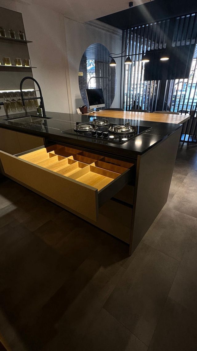 MOBILIARIO DE COCINA (LIQUIDACION EXPOSICION)