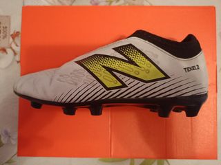 Botas fútbol niño New Balance