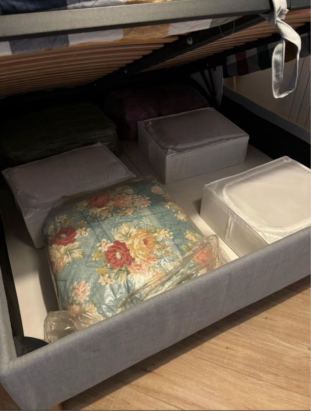 Letto matrimoniale con cassettone