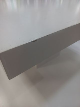 Se vende mobiliario de tienda.