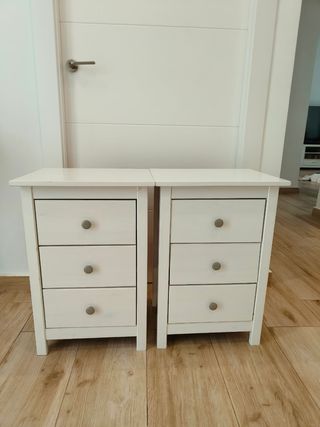 Cómoda y 2 mesillas de estilo nórdico