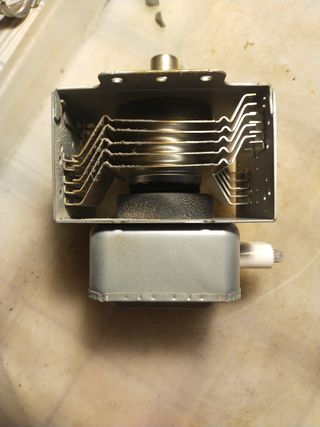 Magnetrón Microondas 2M219J
