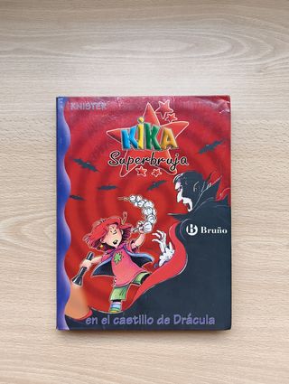 Kika superbruja en el castillo de Drácula