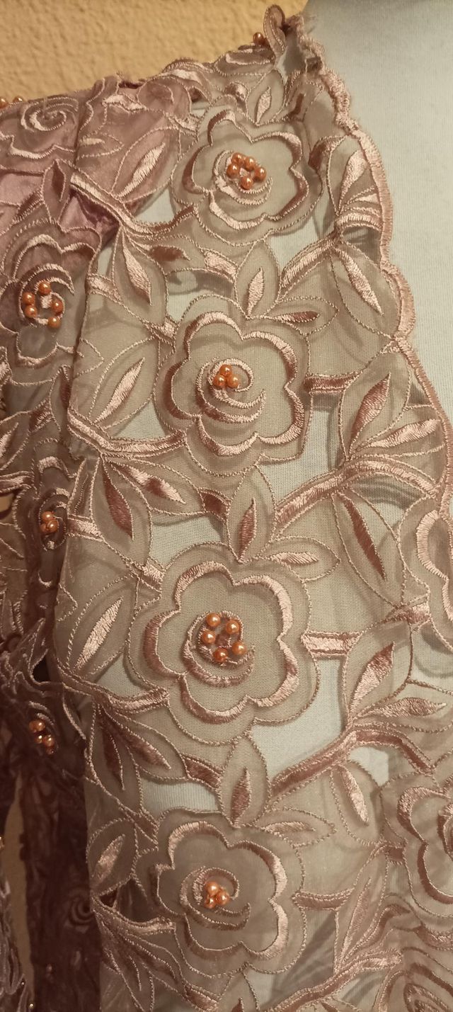 66-Chaqueta Encaje Calado