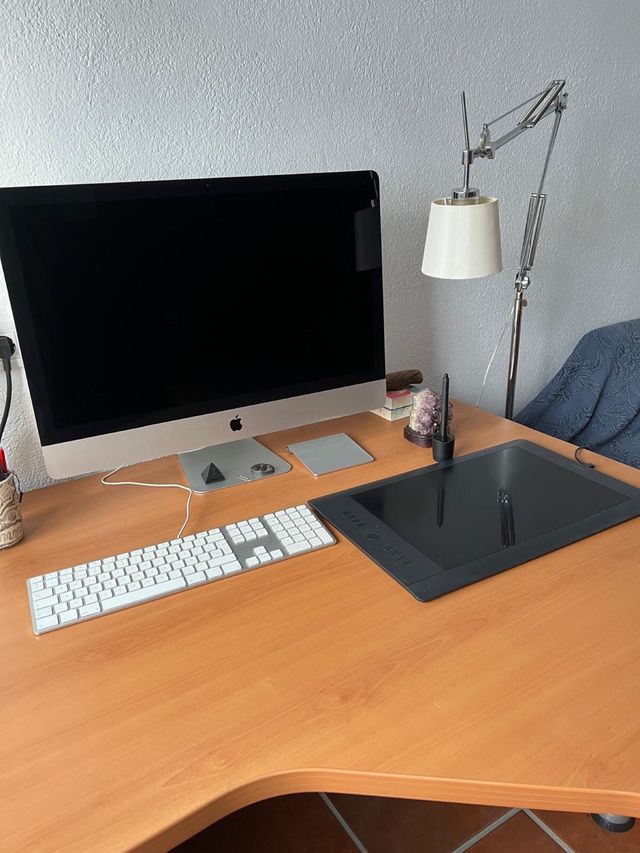 Mesa escritorio curva melamina-aluminio