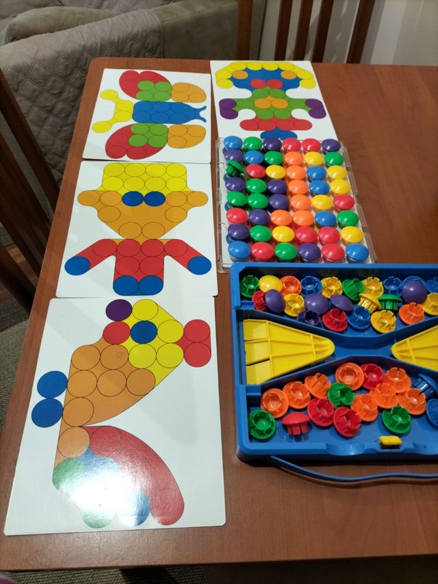 Giocattoli per gioco di punture colorate