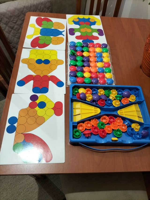 Giocattoli per gioco di punture colorate