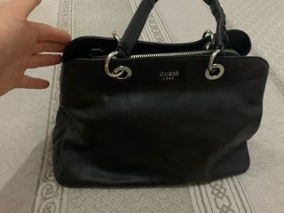 Bolso Guess negro - Asa trenzada 24-35-15cm