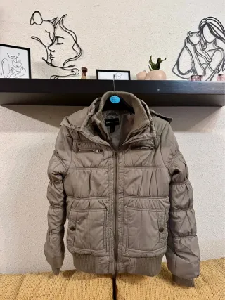 Chaqueta plumas beige Mango