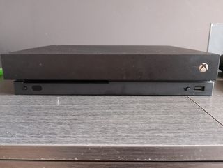 Xbox One X - Console con 2 controller 