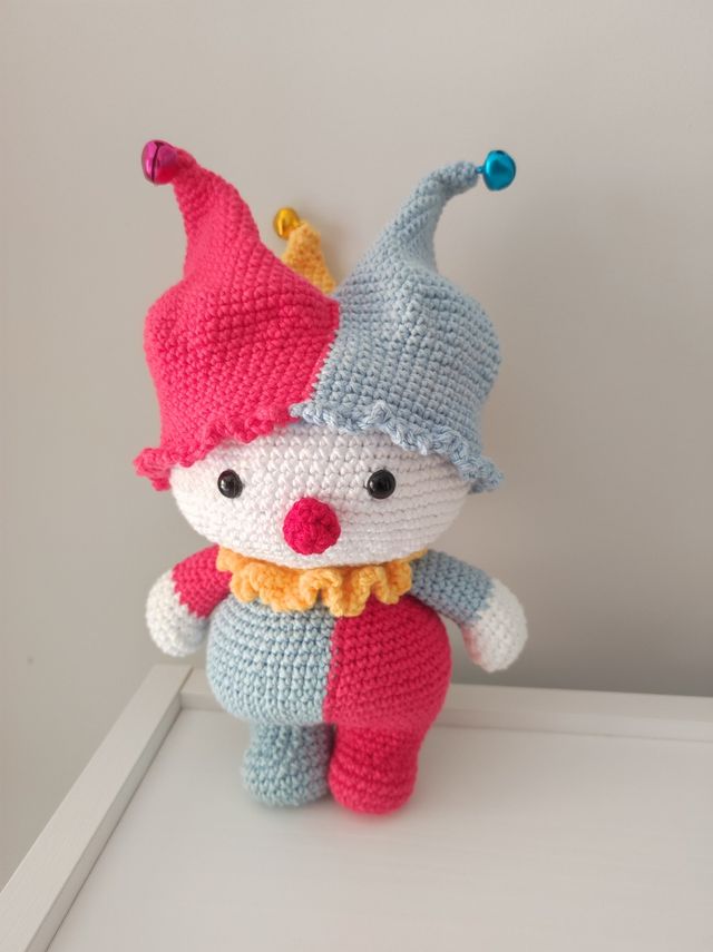 Amigurumi muñeco Payaso Arlequín
