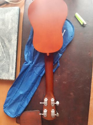 Ukulele Soprano Censon Modelo 1 traído de Francia.